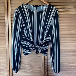 Black&White Lightweight Striped Flowy Front Knot Long Sleeve Top-Size S